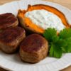 Филе миньон с печен батат и сметанов сос